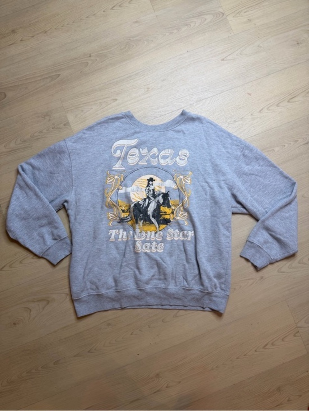Zoe + Liv Texas Graphic Sweatshirt Top - Picture 1 of 5